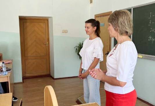 Психологиня ТНПУ Соломія Вершигора та декан факультету філології і журналістики Галина Бачинська 